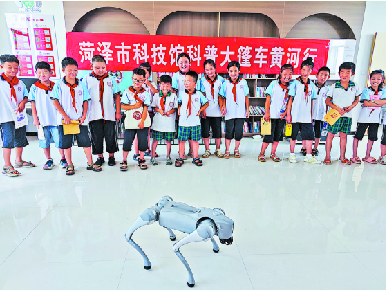  暑期科技館掀起“科普熱潮”